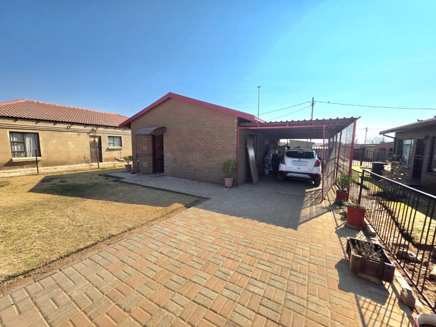 2 Bedroom Property for Sale in Bohlokong Free State
